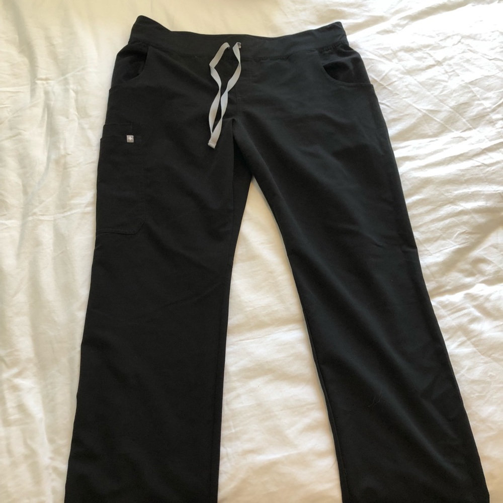 Figs Women’s Cargo Kade Scrub Pants
